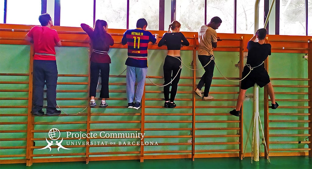 Reto cooperativo "subiendo al Teide" en un Encuentro Sociodeportivo entre personas refugiadas y estudiantes